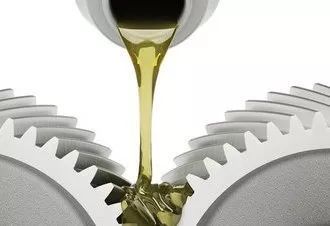 低温环境下建筑机械的润滑油选择策略